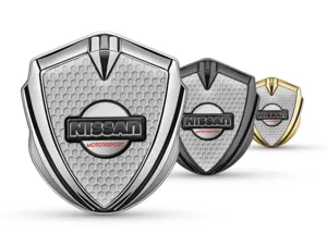 Nissan Emblema Guardabarros Insignia Máximo Fuerza Superior
